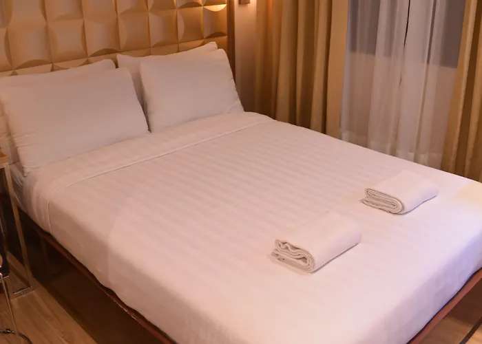 Robertson Hotel Naga 