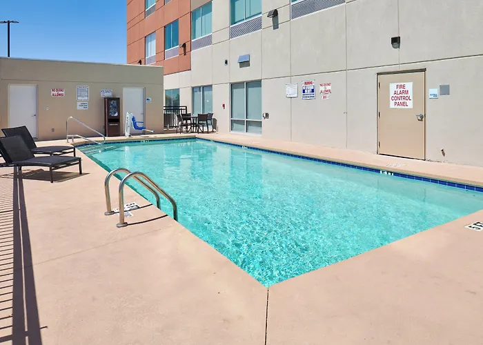 Holiday Inn Express & Suites El Paso East-Loop 375 By Ihg