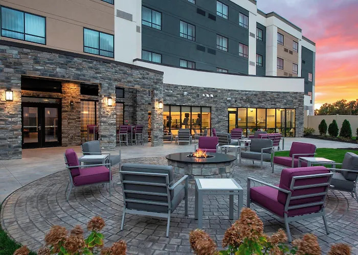Courtyard By Marriott Cleveland Elyria Hotel