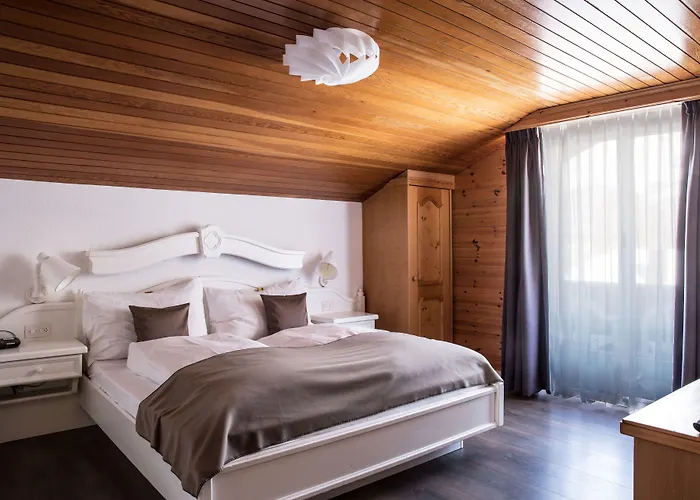 Hotel The Larix Ski-In Ski-Out Saas-Fee