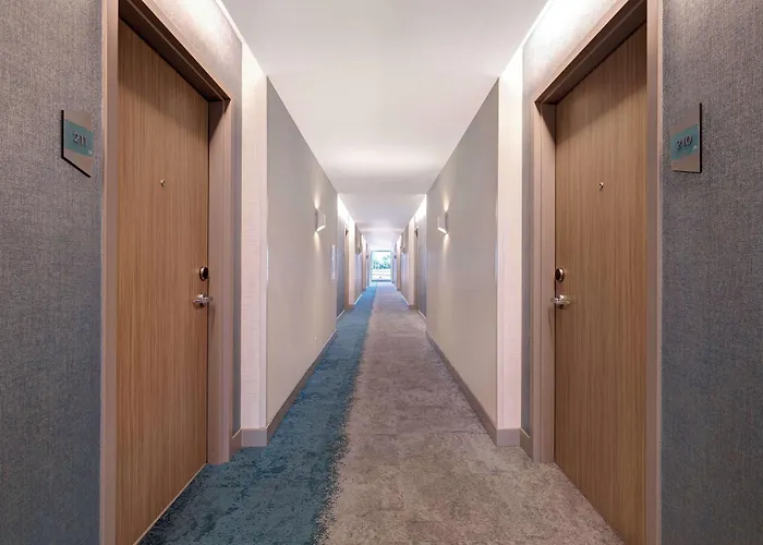 Home2 Suites By Hilton Montreal Dorval