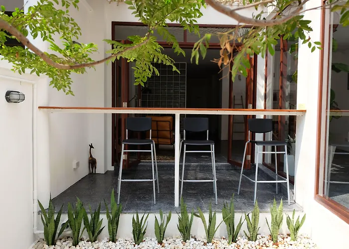 เฮาส์ สาทร 21 เบด แอนด์เบรคฟาสต์ Bed & Breakfast กรุงเทพมหานคร