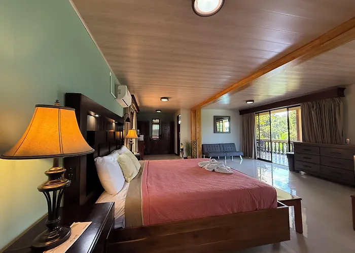 Hotel Margarita And Tour Operator Drake Bay