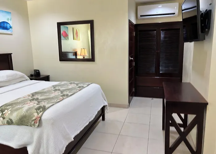 Rainbow Hotel Caye Caulker