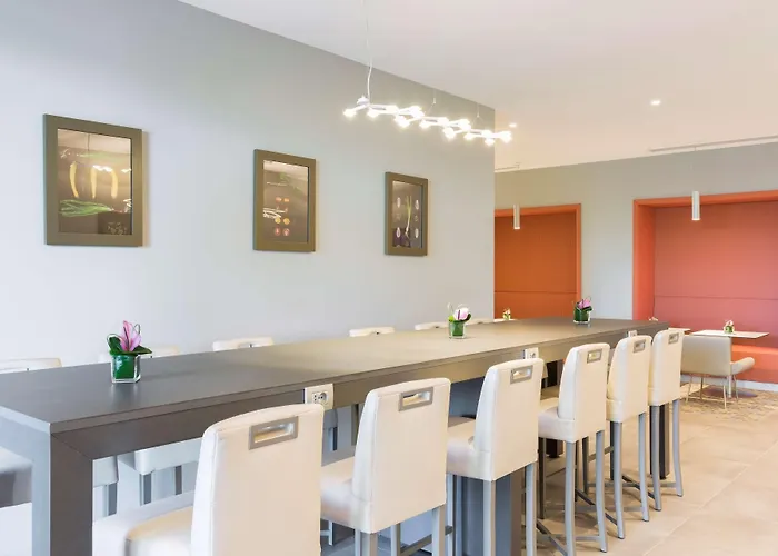 Hampton By Hilton Rome East Otel
