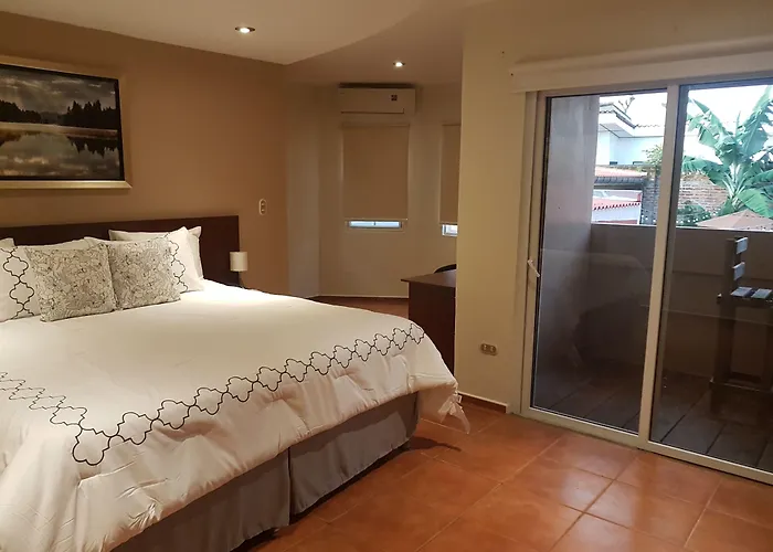 All Days Inn And Out San Salvador