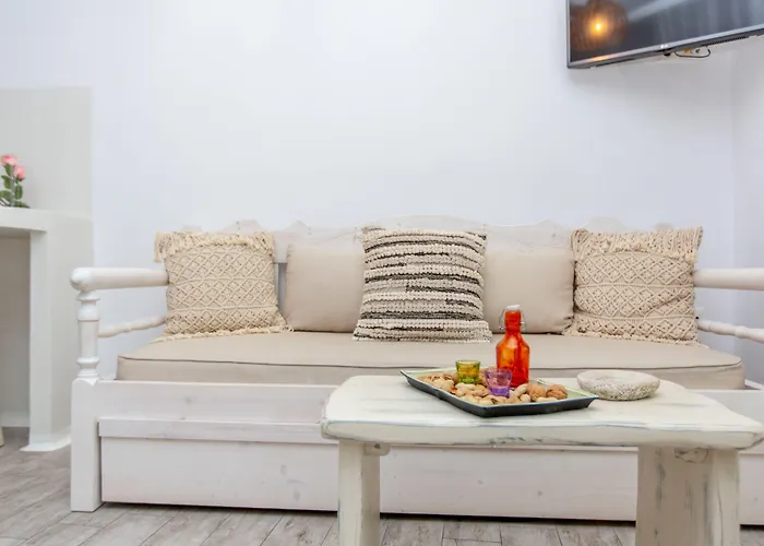 Emery Suites Naxos City