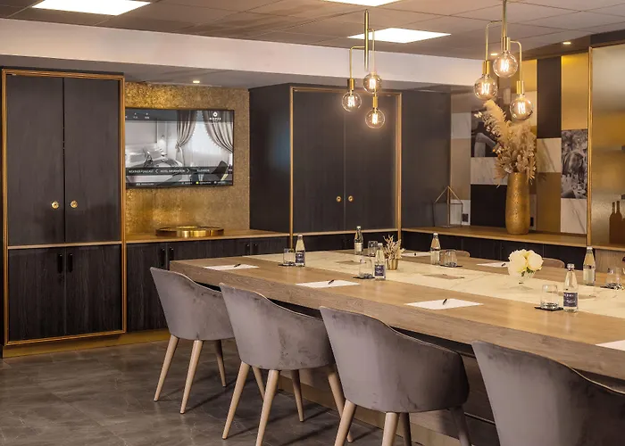 Hotel Niepce Paris, Curio Collection By Hilton