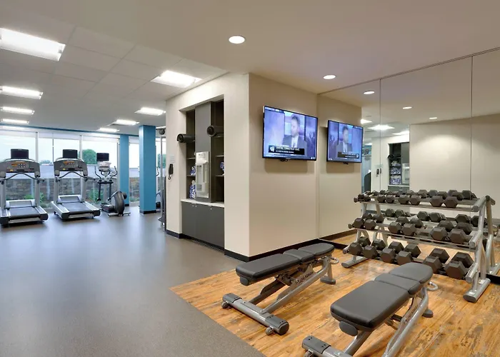 Fairfield Inn & Suites By Marriott Springfield North
