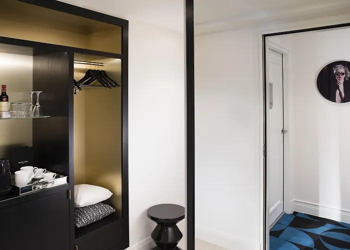 Hotel Dress Code Parijs