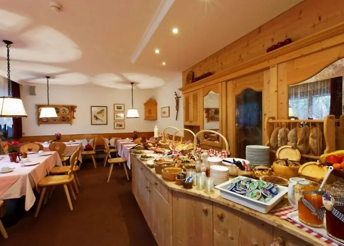 Garni Raetia Hotel Corvara