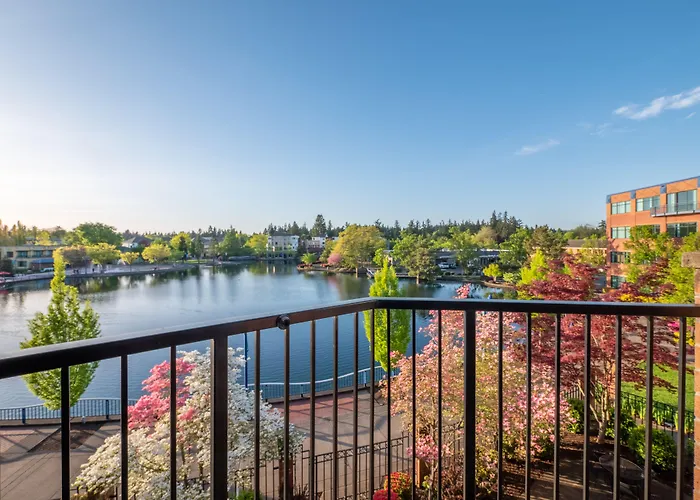 Century Hotel Tualatin