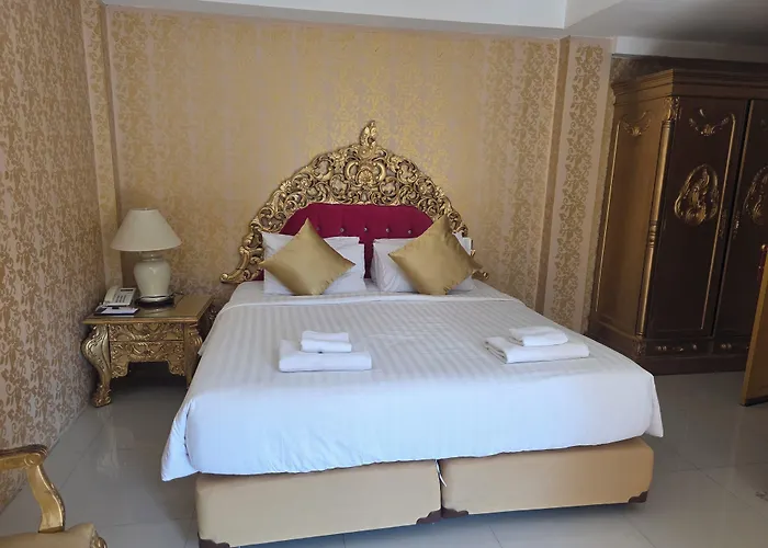Nakaraj Princess Chiang Rai - Walking Street