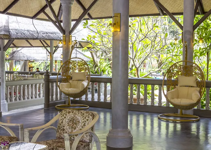 Let'S Hyde Pattaya Resort & Villas - Pool Cabanas
