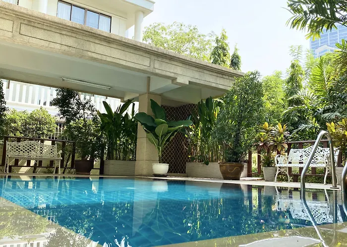 14 Place Sukhumvit Suites Bangkok