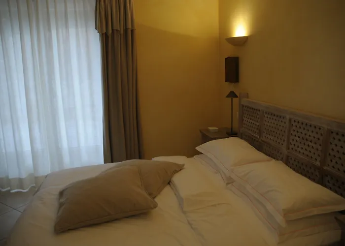 Hotel Villa Les Rosiers Grimaud