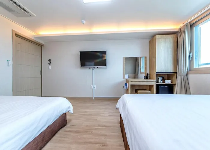 Jungmoon City Hotel & J-Hill Hotel Seogwipo