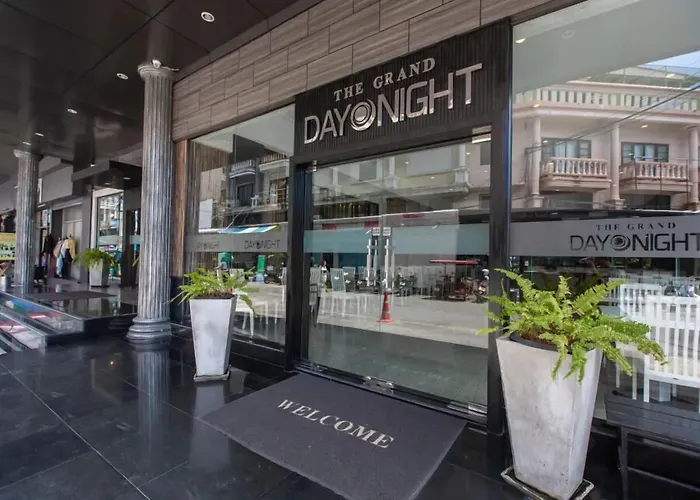 Hotel The Grand Day Night Pattaya