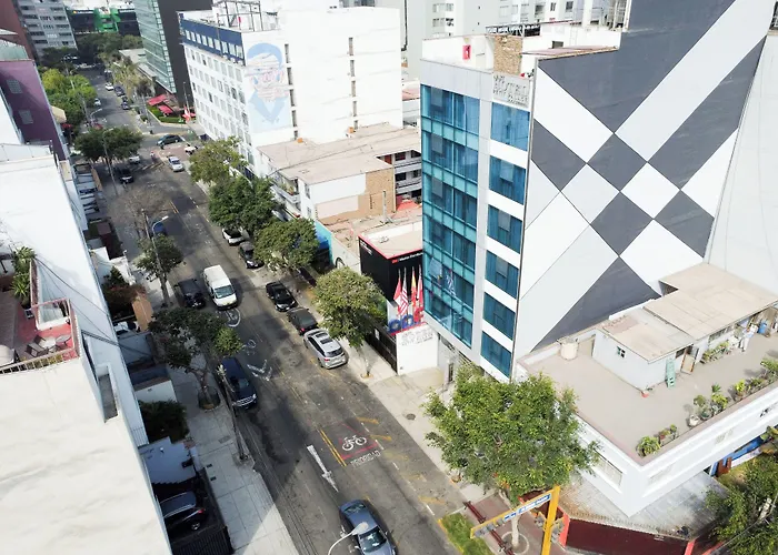 Apart Hotel Petit Palace Suites Lima