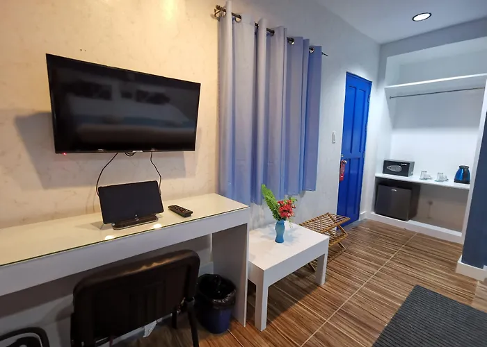 Pescadores Suites Moalboal
