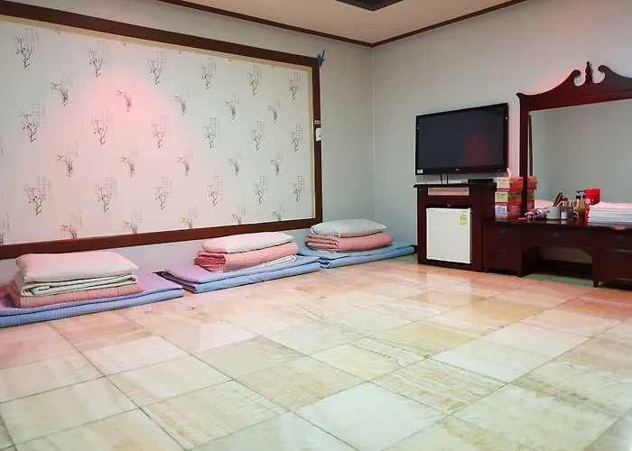 Plus Motel Busan