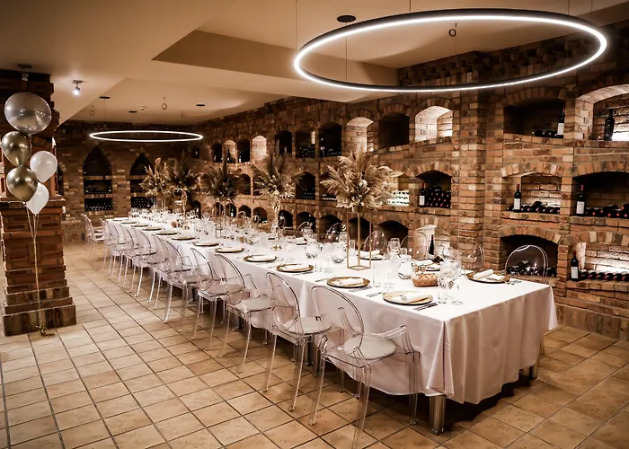Hotel Dolphin - Adult Friendly Senec