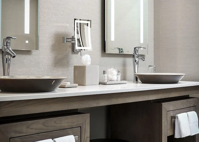 Lodge Kohler Green Bay