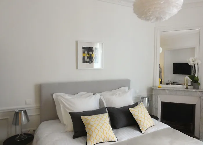 Relais12bis Bed&Breakfast By Eiffel Tower Paris