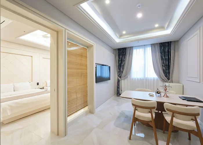 Dubai Hotel Gwangju Metropolitan City