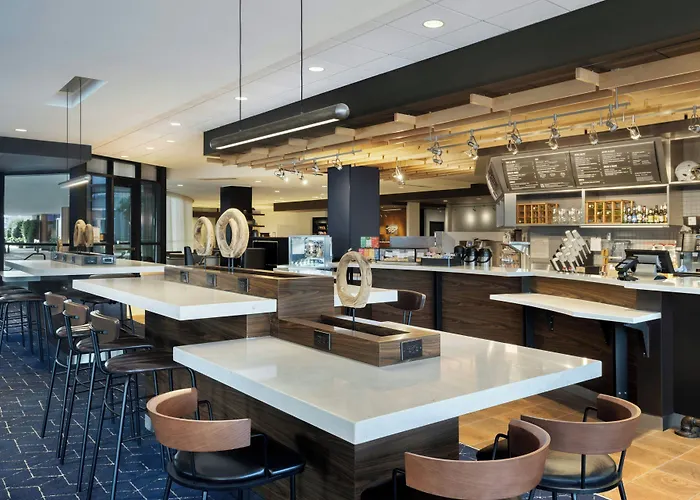 Courtyard By Marriott Redwood City