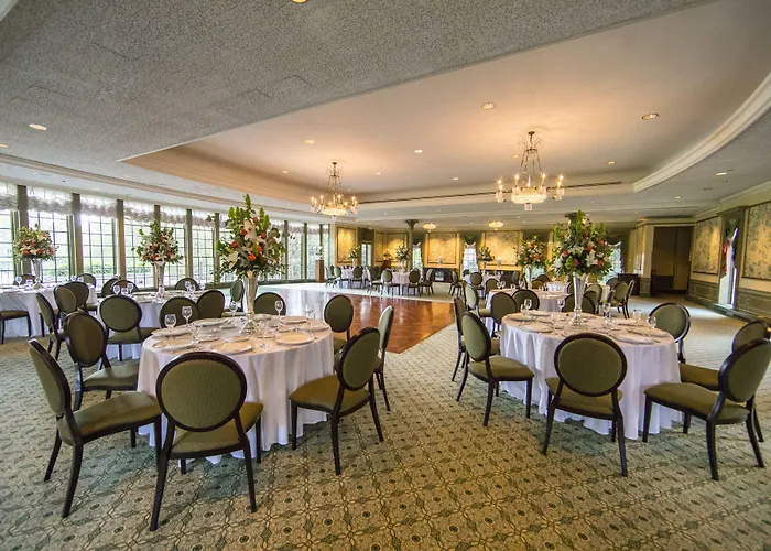 Williamsburg Inn, An Official Colonial Williamsburg Hotel