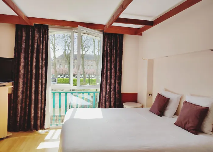 Logis Hôtel Les Pages Lunéville