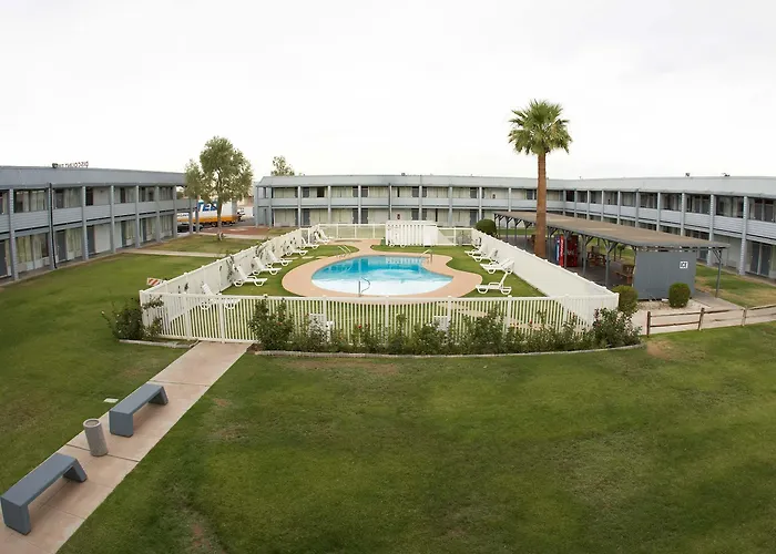 EZ 8 Motel Airporter Phoenix