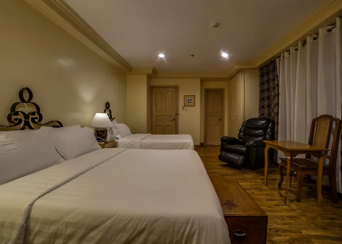 Roxas President'S Inn