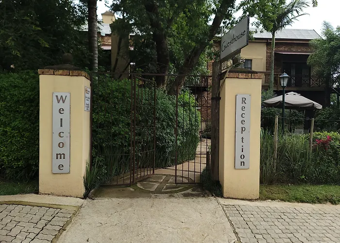 Autumn Breeze Manor Guest House Graskop