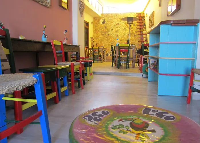 Poco Loco Bed & Breakfast Hanya