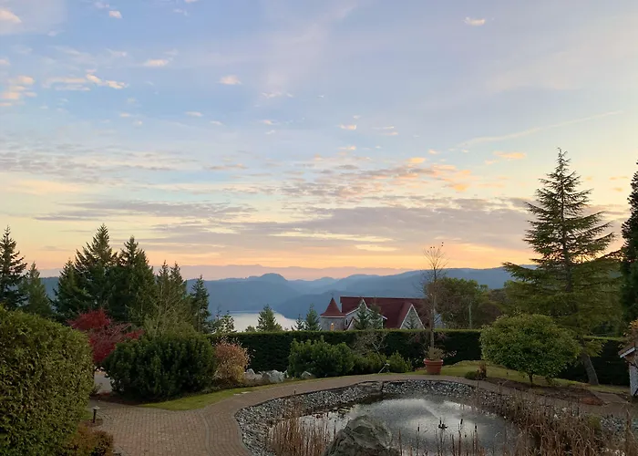 Villa Eyrie Resort Malahat