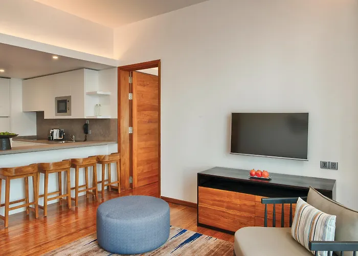 Jetwing Colombo Seven Hotel