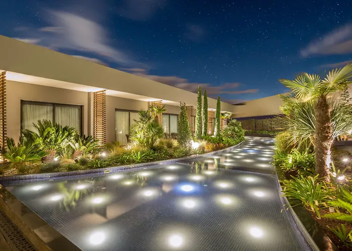 Doubletree By Hilton Izmir Airport Hotel