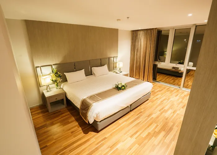 New Season Square Hotel Hat Yai