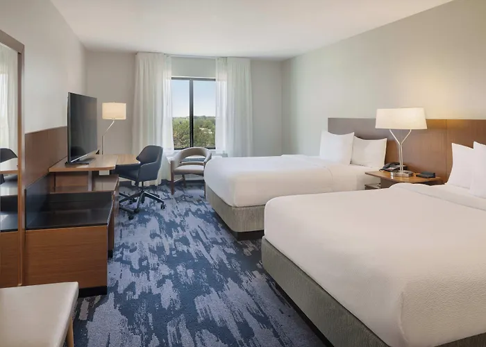 Fairfield Inn & Suites By Marriott Lincoln Southeast