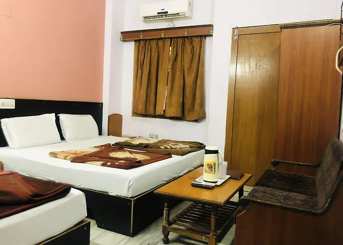 Hotel Udai Palace - Centrally Located Budget Family Stay Udaipur