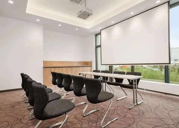 Super 8 By Wyndham Munich City North
