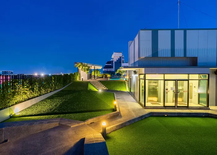 De Botan Srinakarin Hotel & Residence Bangkok