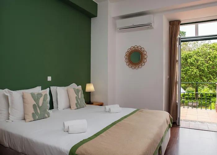 Sarrazola House Hotel Colares