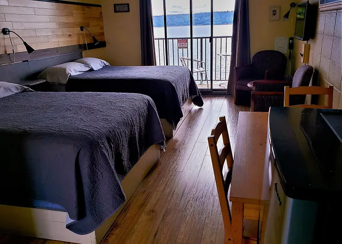 Above Tide Motel Campbell River