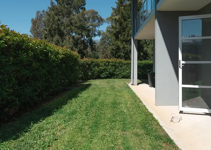 Punthill Narrabundah Aparthotel Canberra