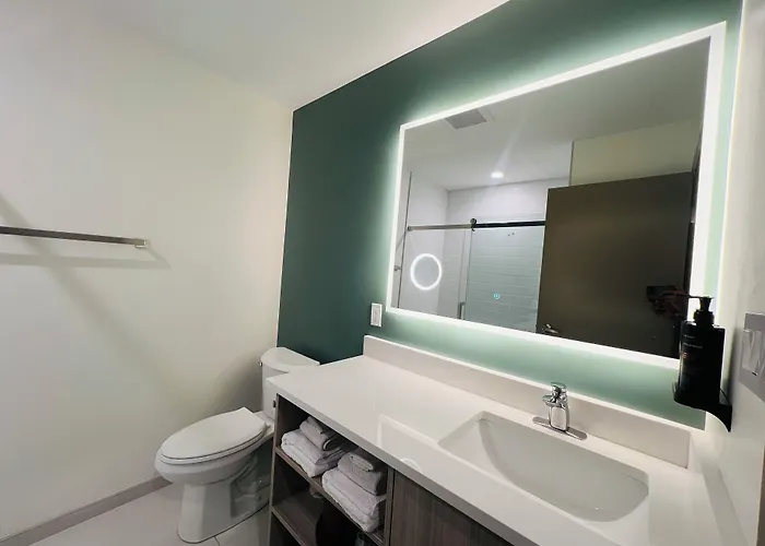Pinewood Motor Inn Espanola