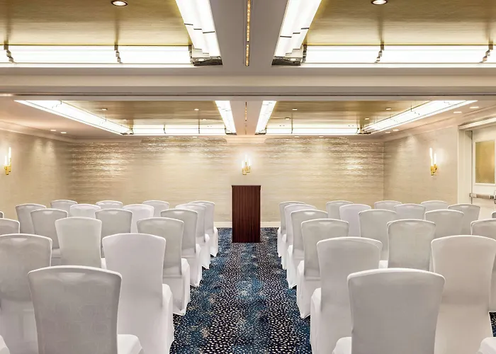 Inn At Great Neck, Worldhotels Crafted