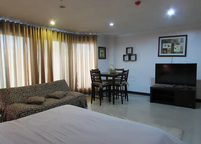 Oyster Plaza Hotel Paranaque City